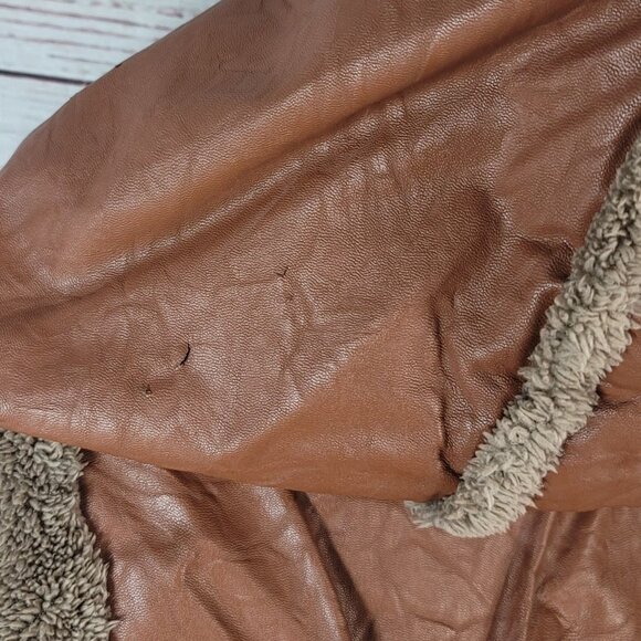Miilla Shearling Faux Leather Vest Brown Small Lined Zip Pockets Hood Vegan READ - Picture 12 of 13